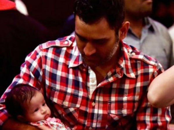 ब्रावो के गाने की लांचिंग में बेटी संग पहुंचे धोनी, देखें तस्वीरें