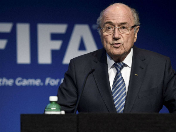 फीफा अध्यक्ष ब्लास्ट के इस्तीफे पर बंटा फुटबाल जगत