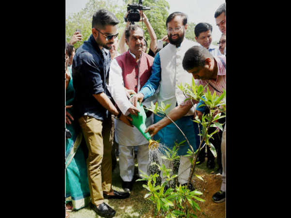 विश्व पर्यावरण दिवस: कोहली और सुशील कुमार ने लगाये पेड़..कहा देश बचाओ