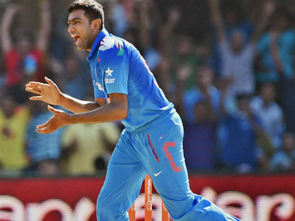 धोनी के लिए जान देने को तैयार अश्विन हुए ICC रैकिंग के टॉप 10 में शामिल