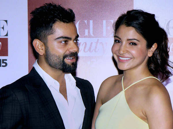 पहली बार अनुष्का के साथ रेड-कार्पेट पर साथ नजर आये विराट कोहली, देखें तस्वीरें