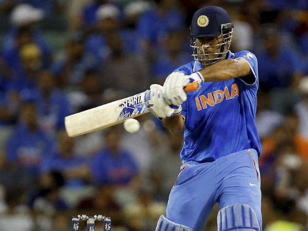 पाकिस्तान पर भी बरसा धोनी का विजयी छक्का