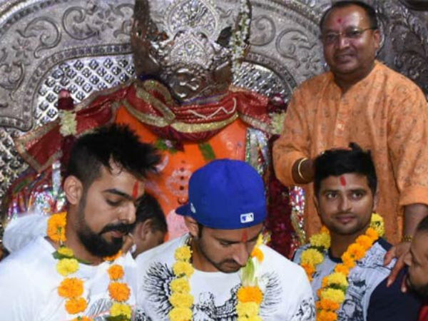 मैच से पहले बप्पा की शरण में टीम इंडिया, मांगी जीत