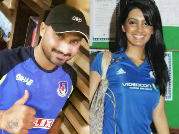 9 साल से डेटिंग