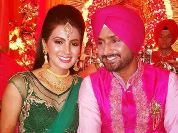 नीले रंग का लहंगा