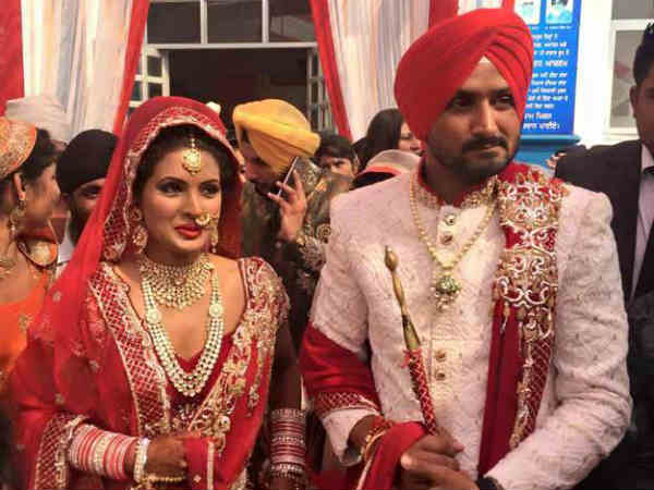 भज्जी-बसरा बने पति-पत्नी