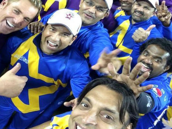 क्रिकेट इतिहास की सबसे पावरफुल सेल्फी देखने के लिए क्लिक कीजिये