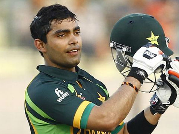 छापेमारी में मुजरा देखते पकड़े गये पाकिस्तानी क्रिकेटर उमर अ‍कमल, बंगले पर मौजूद थी वैश्याएं