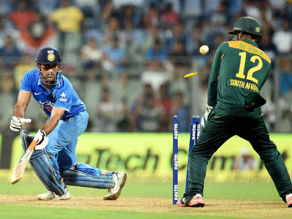 Year 2015: धोनी के लिए काफी खट्टा रहा यह साल