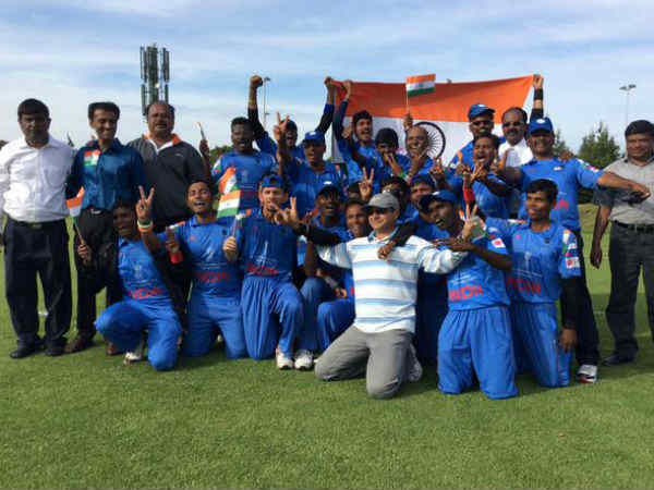 पाकिस्तान को हरा टीम इंडिया ने जीता एशिया कप, देखें जश्न की तस्वीरें