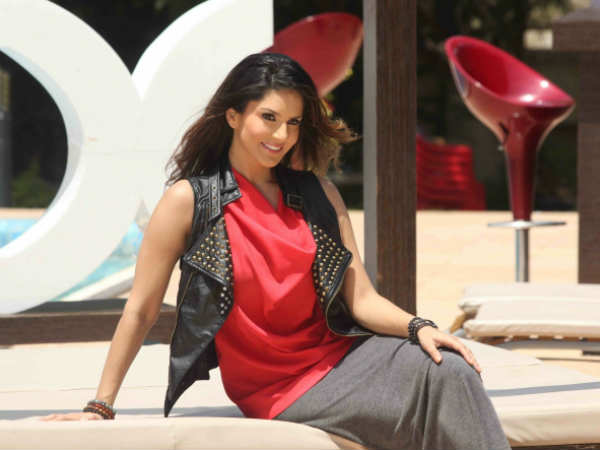 Sachin Tendulkar is my favourite player said Sunny Leone 