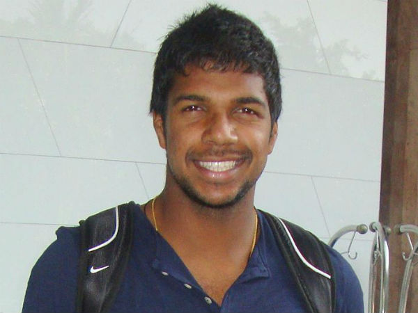 फास्ट बॉलर वरुण एरोन ने की बचपन की दोस्त रागिनी से कोर्ट मैरज