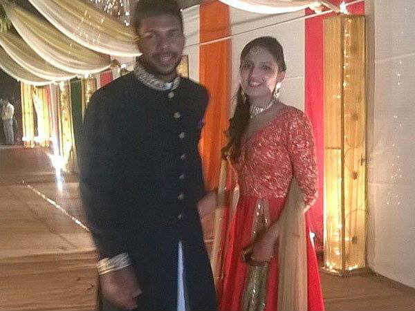 डैशिंग लुक