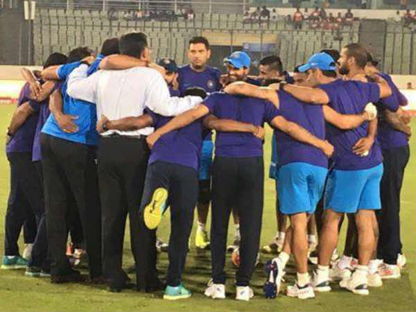 धोनी ने टॉस जीत पाक को दिया बल्लेबाजी का न्योता, घायल धवन की जगह रहाणे शामिल