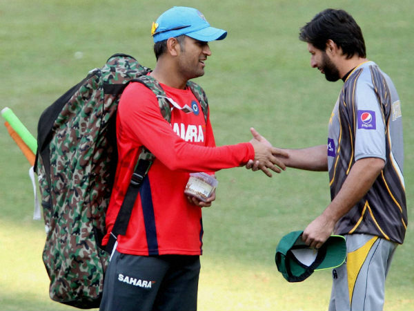 पिच पर कहर बनकर उतरते हैं अफरीदी 