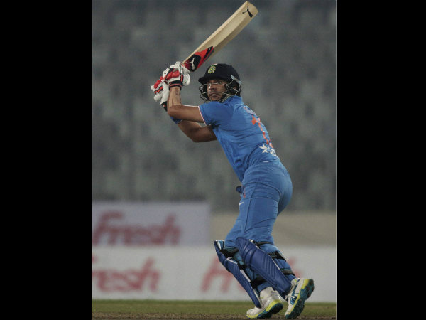 2011 में 51 नाबाद रन और 43 रन पर दो विकेट