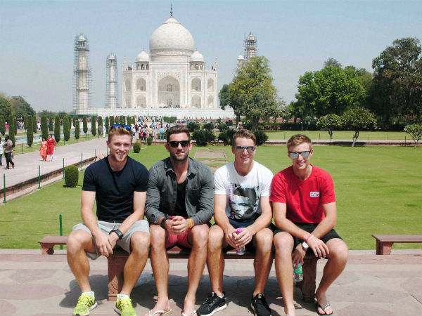 रीफ्रेश होने के लिए इंग्लिश खिलाड़ी पहुंचे आगरा, किया ताज का दीदार