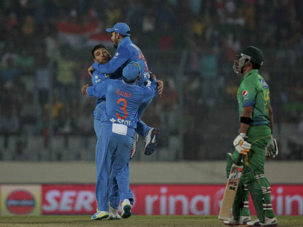 ईडेन-गार्डेन में हर कोई पूछे एक ही सवाल 'दादा डूटो टिकट होबे'