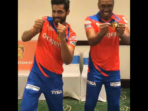 VIDEO: चैंपियन गाने पर जडेजा और ब्रावो का मस्ती भरा डांस