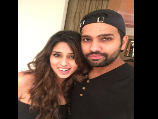 रोहित शर्मा की पत्नी उन्हें शेयर करने को है तैयार