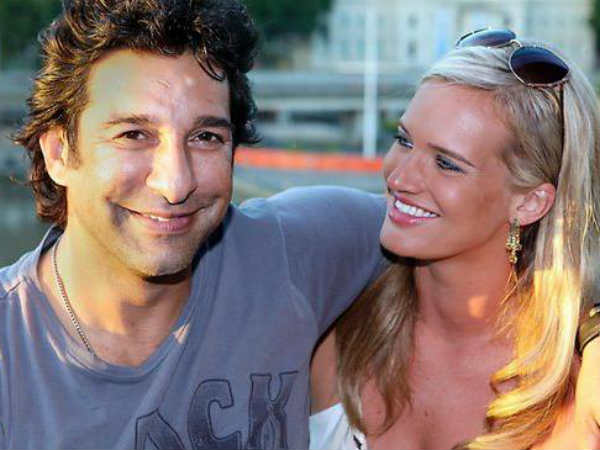 पहली शादी 1995 में हुमा से