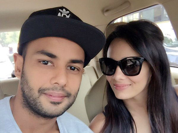 जब ट्विटर पर उड़ा क्रिकेटर पति का मजाक, पत्नी ने ऐसे दिया करारा जवाब