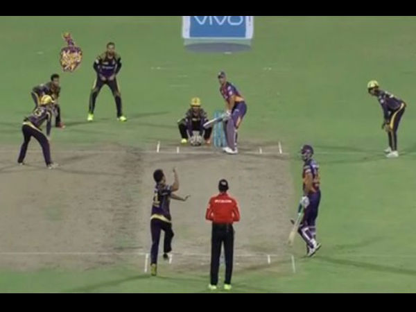 जब धोनी के लिए गंभीर ने लगाया 'चक्रव्यूह', देखें क्या हुआ?