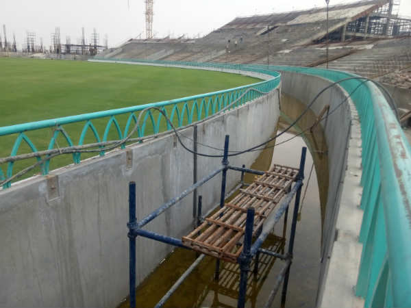 ONEINDIA के कैमरे से देखिये लखनऊ में तैयार हो रहे अंतर्राष्ट्रीय स्टेडियम का हाल