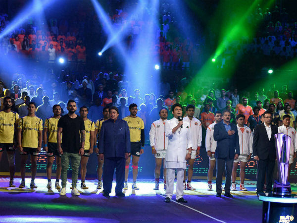 Pics: जब कबड्डी के मैदान में पहुंचे विराट कोहली