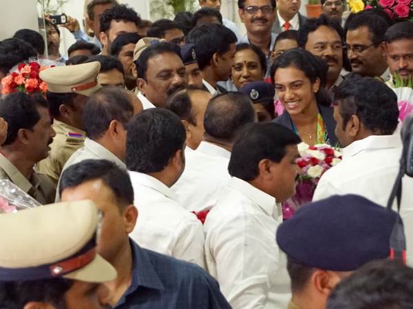 स्टेडियम में सिंधु का सम्मान