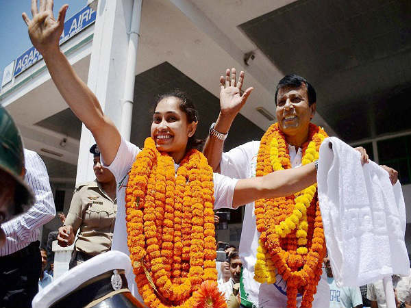 दीपा के घर आने की खुशी में त्रिपुरा सरकार ने घोषित की 1 दिन की छुट्टी