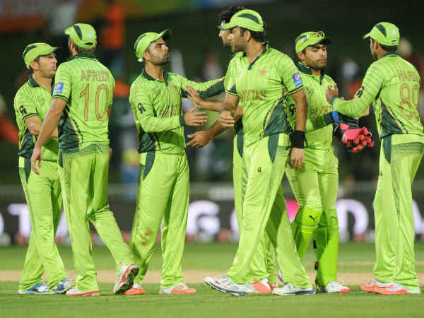 पाक की भी शुरुआत कुछ खास नहीं रही