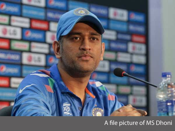 एक भी मैच हार जाएं तो देश में लोग हमें आतंकी जैसा समझने लगते हैं: धोनी