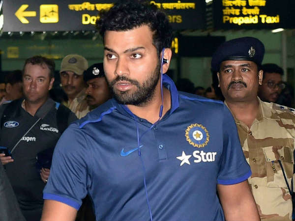 PICS: दूसरे टेस्ट के लिए कोलकाता पहुंची भारतीय टीम