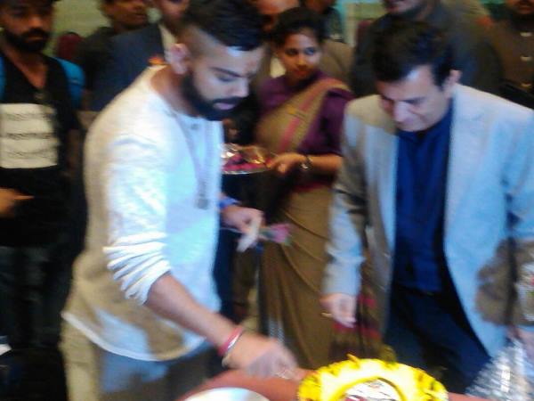 500वां टेस्ट खेलने कानपुर पहुंची टीम इंडिया, हुआ खास स्वागत