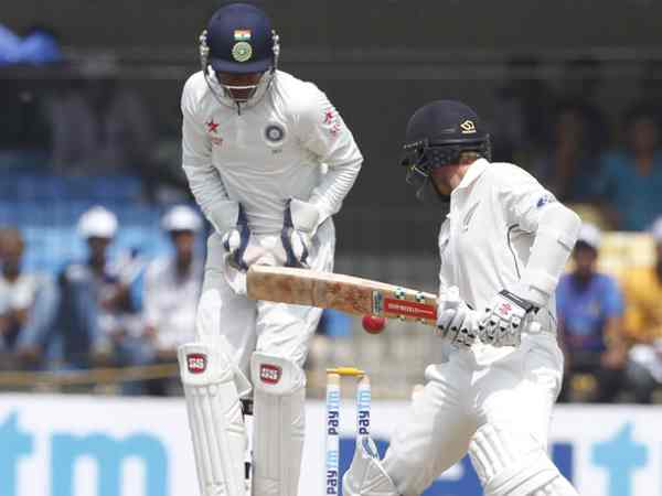 अश्विन के आगे बिखर गई न्यूजीलैंड की टीम