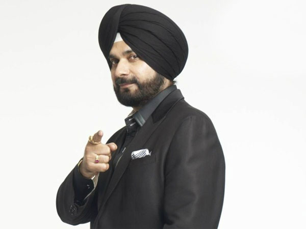 मोदी आकाश में जगमगाता सितारा