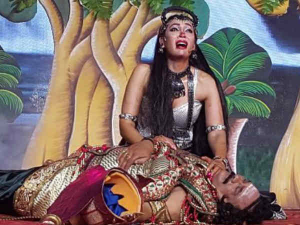 हॉट सोफिया हयात ने धरा 'सूर्पणखा' का रूप, रामलीला में दिखाए जलवे