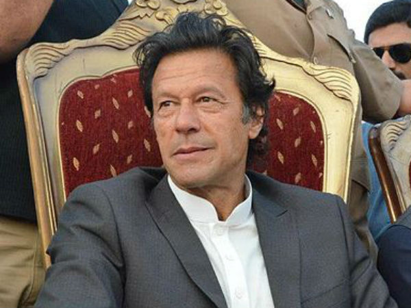 64 बरस की अवस्था में इमरान खान ने किए 50 पुश-अप, सच में कमाल है, वीडियो