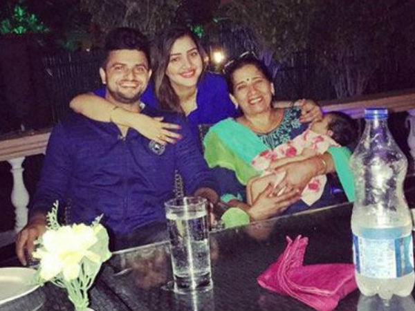 बीवी-बेटी संग क्वालिटी टाइम बिता रहे हैं सुरेश रैना, देखें तस्वीरें