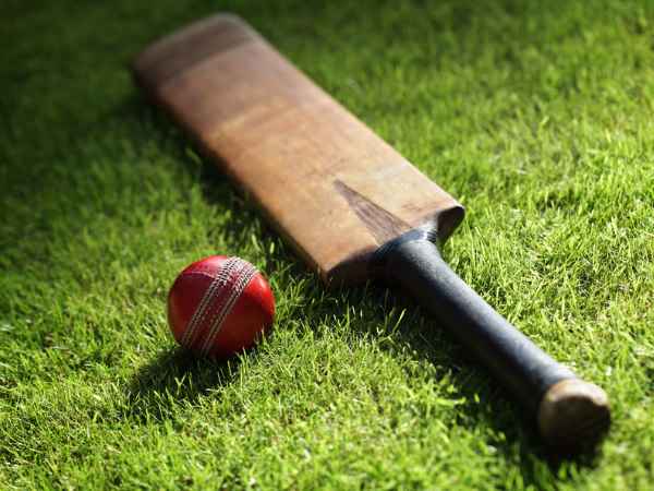 एक महिला खिलाड़ी ने बनाए 160 रन और बाकी नौ शून्य पर आउट