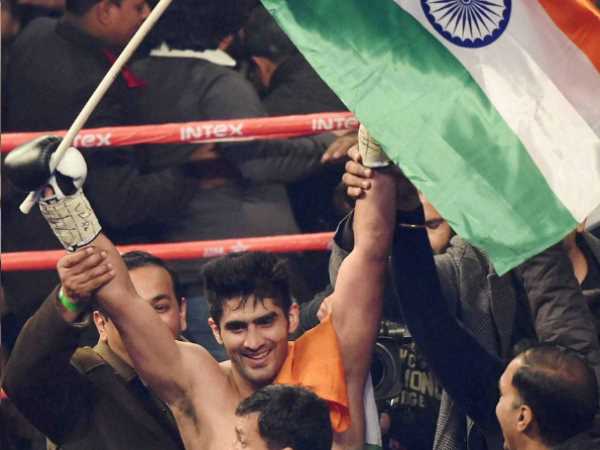 WBO बॉक्सिंग में विजेंद्र सिंह ने लगाया जीत का पंच, तीन राउंड में ही चेका को किया नॉकआउट