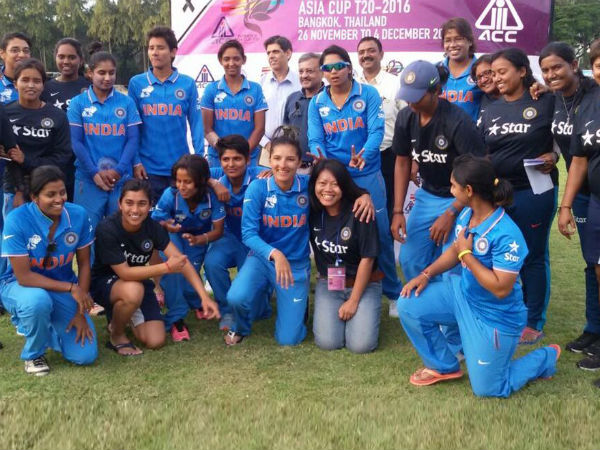 टी-20 एशिया: भारतीय महिलाओं ने नेपाल को 21 रनों पर समेटा