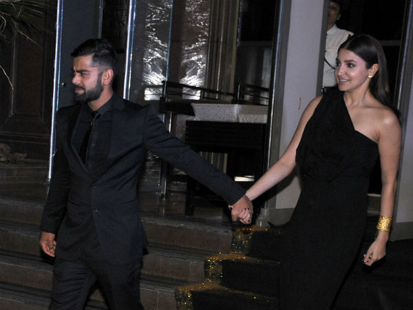 Virat Kohli, Anushka Sharma pose for the cameras at Manish Malhotra's birthday bash,Pics 