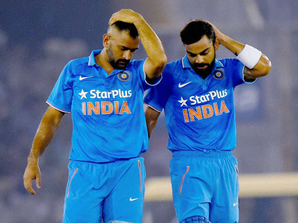 दिल से नहीं दवाब में आकर महेन्द्र सिंह धोनी ने छोड़ी कैप्टन सीट?