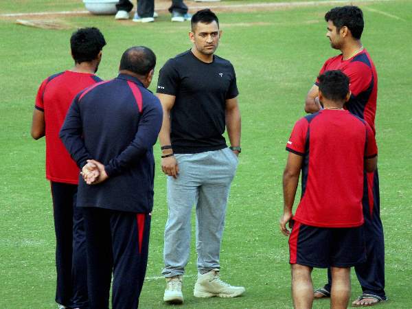 वनडे और टी-20 की कप्‍तानी छोड़ने से पहले क्‍या बोले महेंद्र सिंह धोनी?