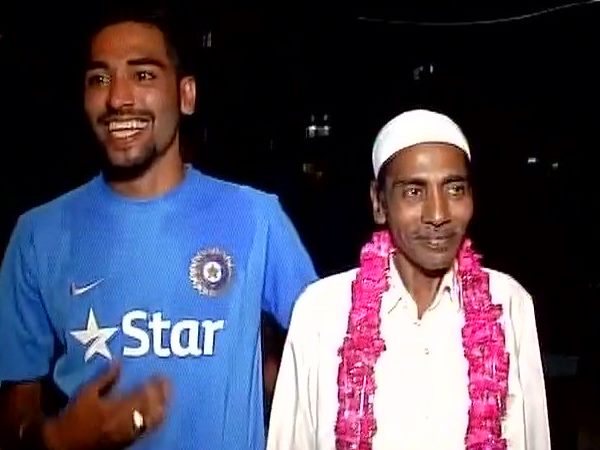 माता-पिता के घर लेना चाहते हैं मोहम्मद सिराज