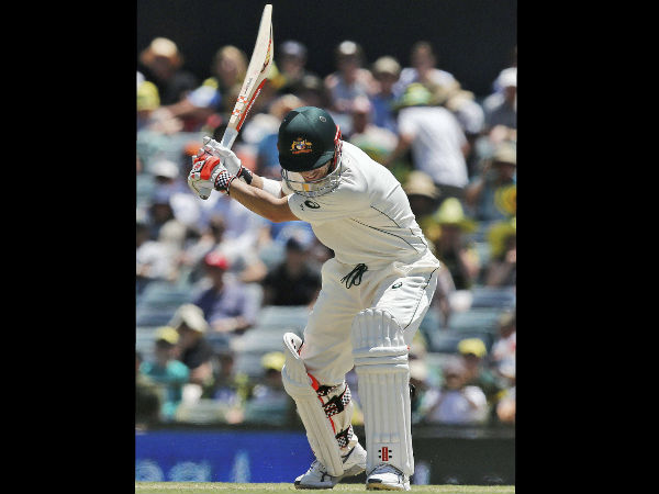 पुणे टेस्ट : उमेश ने वार्नर को आउट किया, मैट की हालत खराब