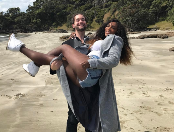 रेडिट के को-फाउंडर एलेक्स ओहानियन से सगाई