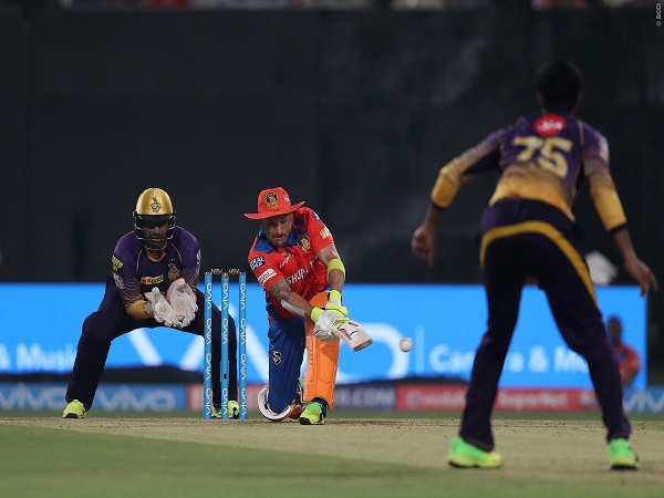 मैक्कुलम ने जारी रखा फिंच का तूफान